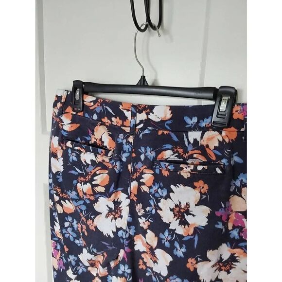 St. John's Bay Capris Sz 12 Floral - Picture 2 of 7